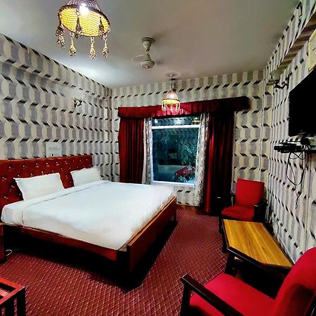 Hotel International Srinagar Экстерьер фото