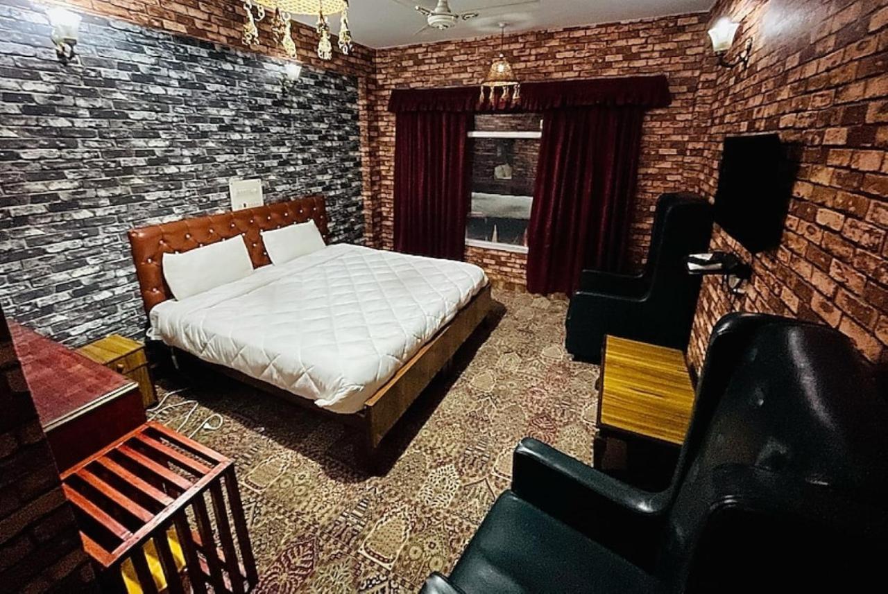 Hotel International Srinagar Экстерьер фото