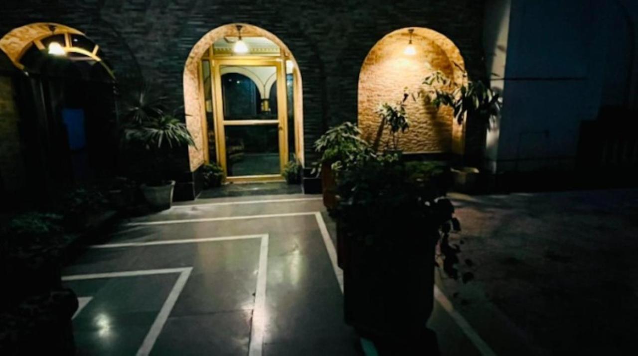 Hotel International Srinagar Экстерьер фото